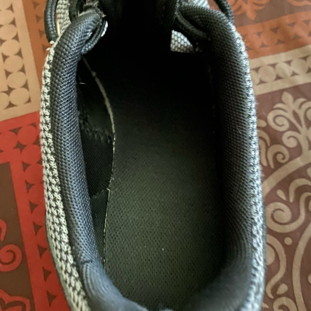 Nike Black and Gray Athletic Shoes
Size 7Y  or 8.5 in women’s. In great shape! - Picture 5 of 6